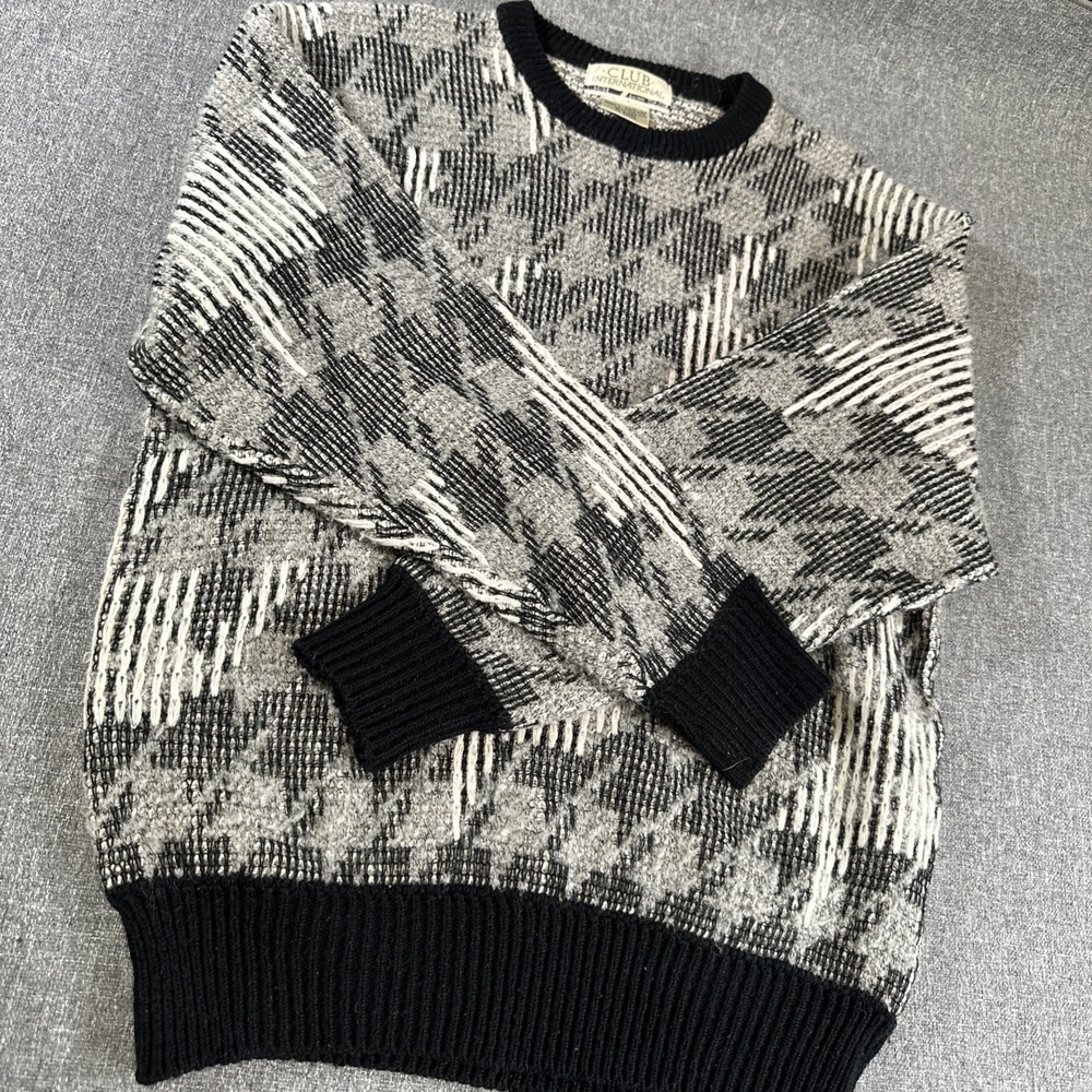 Vintage Club International Mens Pattern‎ Knit Sweater Size M Black Gray